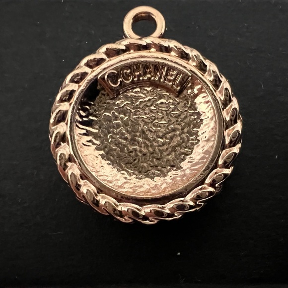 CC Black and Gold Pendant - Picture 2 of 3